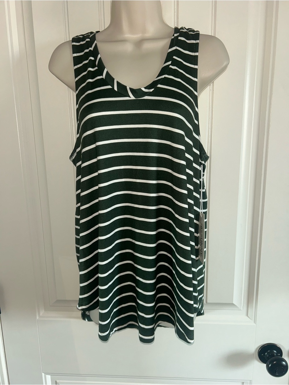 NWT 78&Sunny Surfside Stripe Scoop Tank in Green/Ivory Sz M
